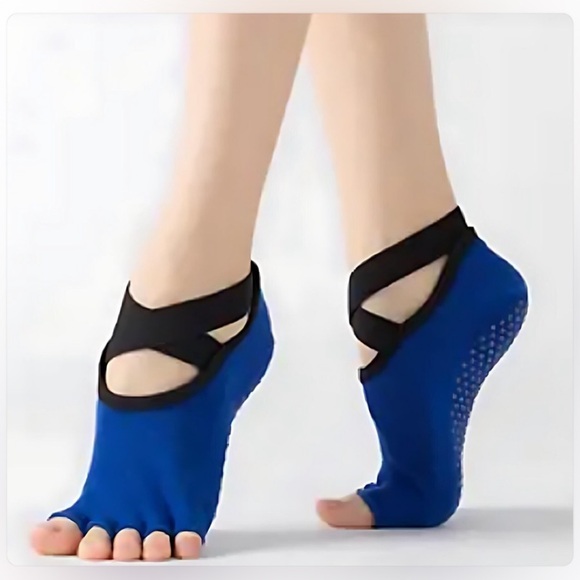 BLUE PEDICURE /YOGA WORKOUT SOCKS/SLIPPERS OPEN TOE 1 PAIR - Picture 1 of 4